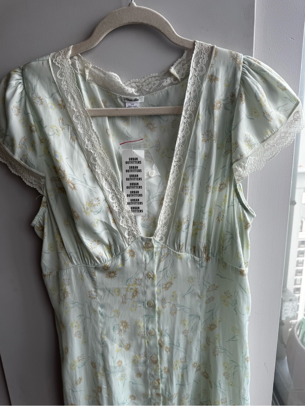 Kimchi Blue Urban‎ Outfitters Lace Slip Dress NWT L - Picture 4 of 10
